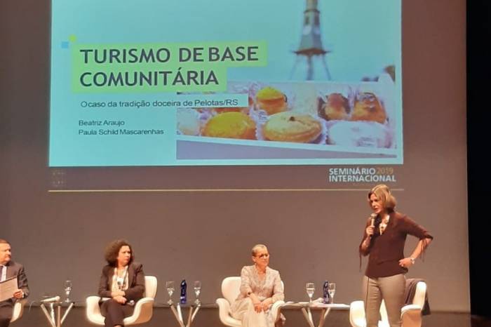 Prefeita e secretária estadual de Cultura, Beatriz Araújo, compartilharam a experiência do município no seminário