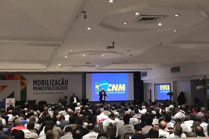 Evento reuniu gestores de quase todos os municípios gaúchos em Porto Alegre