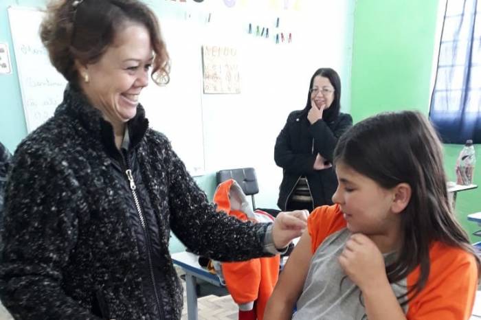 Índice muito baixo, apesar dos esforços da Prefeitura, preocupa Secretaria de Saúde. Programa Saúde na Escola (PSE) atuou em mais de 75 escolas municipais e estaduais