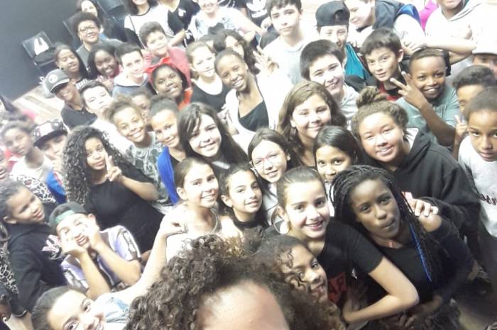 Cerca de 65 crianças de quintos anos do Fundamental participaram da atividade, desenvolvida por Fernanda Oliveira no Ceu Dunas