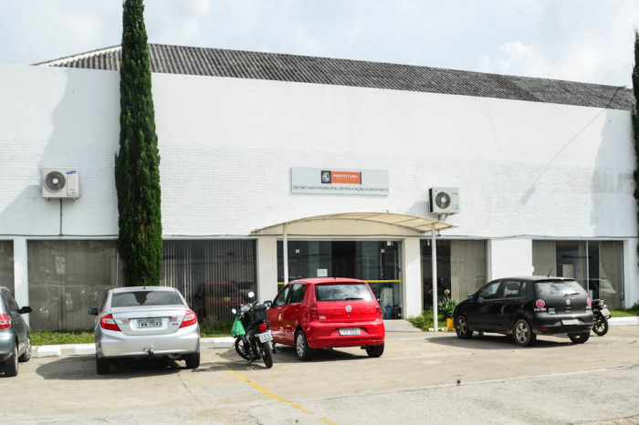 Formação é voltada a representantes das escolas da rede pública e privada do município