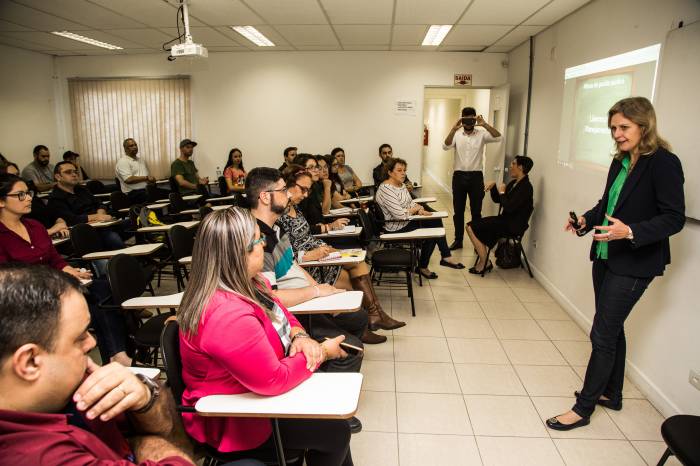 Palestra destinada a estudantes da instituição apresentou alguns resultados dos investimentos da Administração