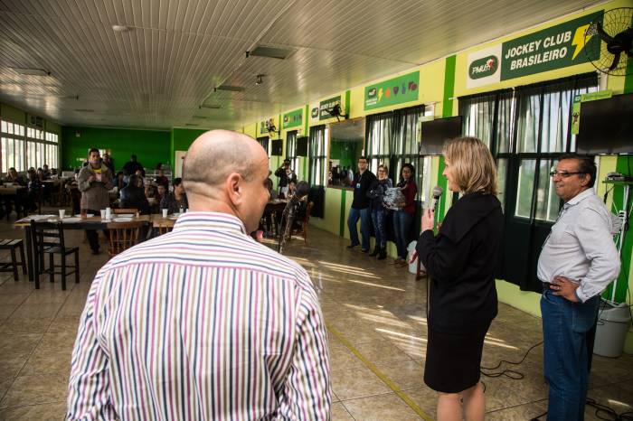 Almoço alusivo ao Dia das Mães, e com foco na ressocialização, reuniu familiares dos apenados e servidores municipais