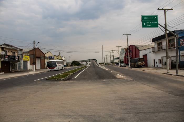 Viaduto liga a avenida Viscondessa da Graça à BR-392 e deve ser usado por quem vai para Rio Grande