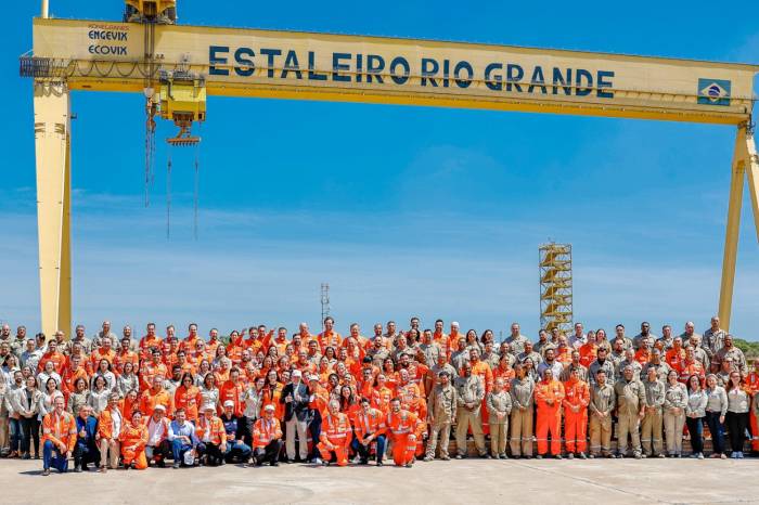 Em cerimônia realizada em Rio Grande, Lula oficializou a retomada do Polo naval