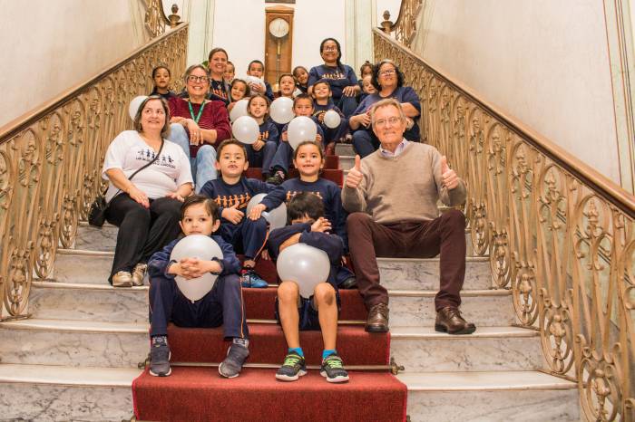 Um passeio ao Paço Municipal foi presente de “formatura” do Pré. Idemar recepcionou os estudantes