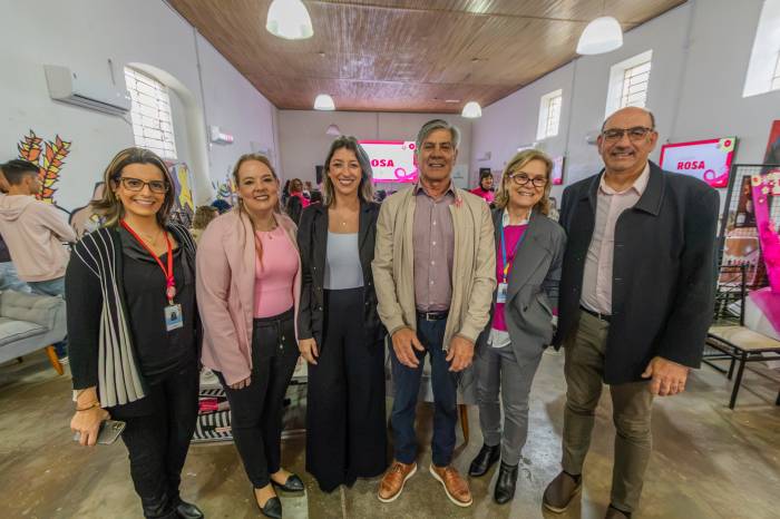 Palestras com especialistas, dinâmica de dança, sorteios, brindes e prestígio de autoridades enriqueceram 'evento-campanha' de conscientização.