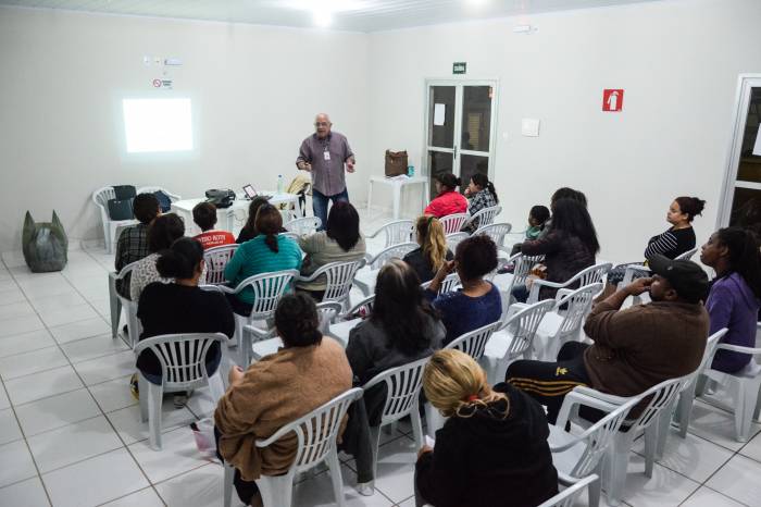 Alternativas de geração de trabalho e renda são oferecidas a moradores cujos imóveis estão na faixa um do Minha Casa Minha Vida
