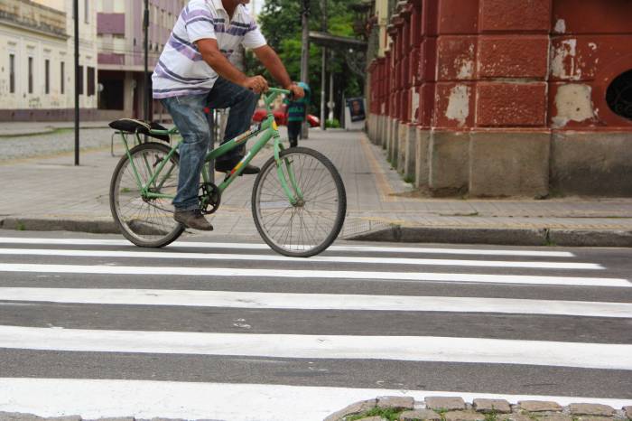 Imprudência foi registrada por leitor de um jornal local, que enviou imagem denunciando a situação