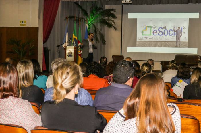 Encontro Regional de Técnicos das Administrações Fazendária e Tributária Municipal aborda finanças pública