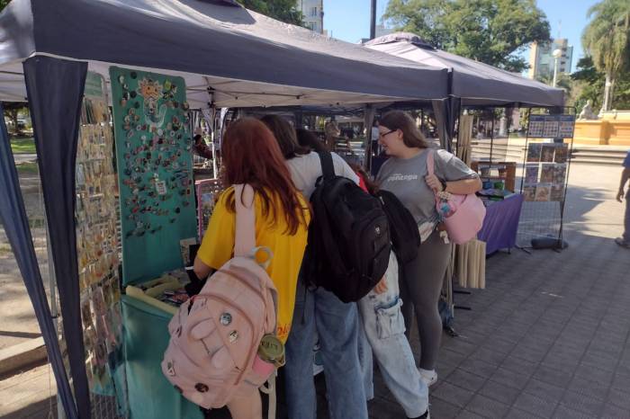 Quinta tem Feira da Estação e de produtos orgânicos; sexta tem Feira de Arte do Projeto Girassóis e sábado, Mercado das Pulgas