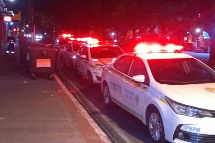 Proprietários autuados descumpriram medidas dispostas em decreto municipal de distanciamento social, editado em razão da pandemia