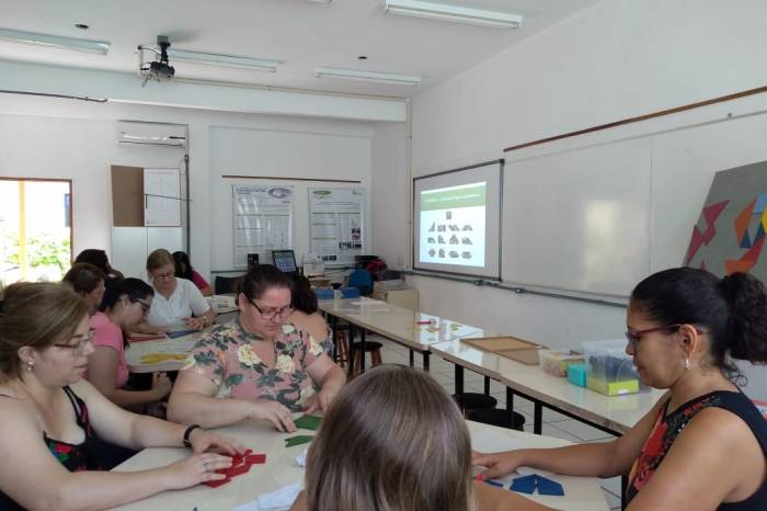 Curso, promovido pelo CaVG em parceria com a Smed, ofereceu oficinas e atividades a 30 docentes da rede municipal