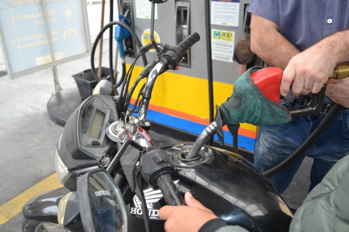 Gasolina responde pela maior elevação, dos valores pesquisados, em 45 postos das principais vias
