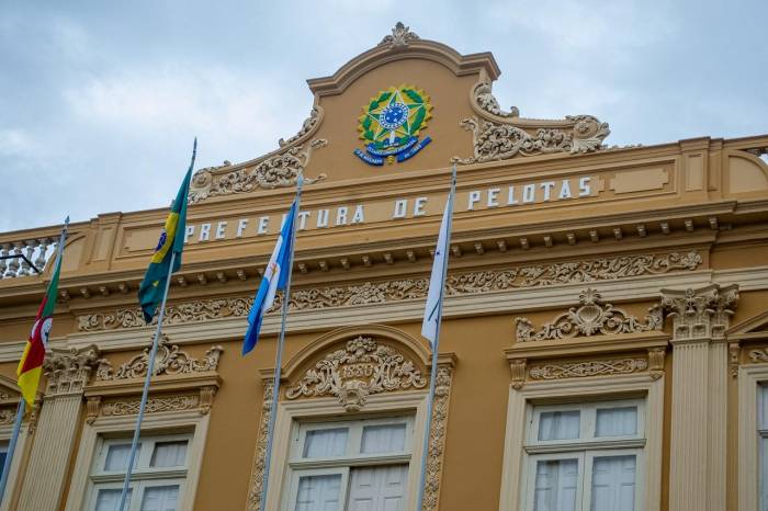 Prefeitura abrirá concursos em 2026 após licitação