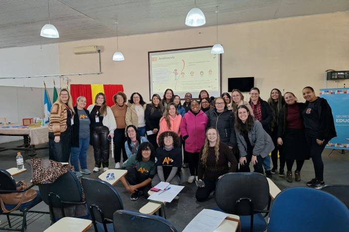 O curso Um Olhar Sensível à Educação Matemática pela Ação dos Estudantes foi direcionado para educadores de turmas entre o 3º ao 5º ano