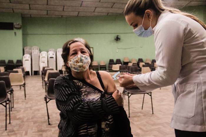 Pelotas tem mais 1.448 vacinados contra Covid-19 nesta segunda-feira