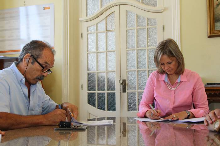 Prefeitura e Supermercado Guanabara entram em acordo para organizar estacionamento de ônibus