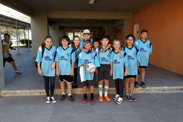 Alunos e professores tiveram contato com o esporte, ainda pouco comum nas escolas