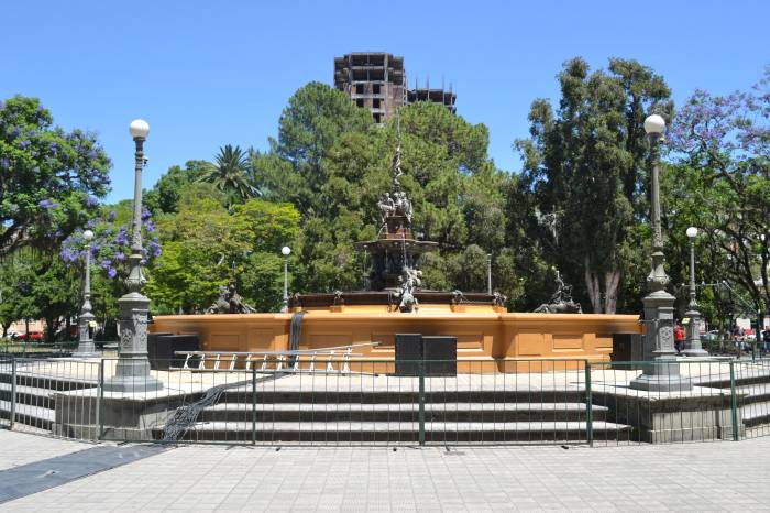 Abertura será às 20h. Chegada do Papai Noel está prevista para as 21h do domingo (15)