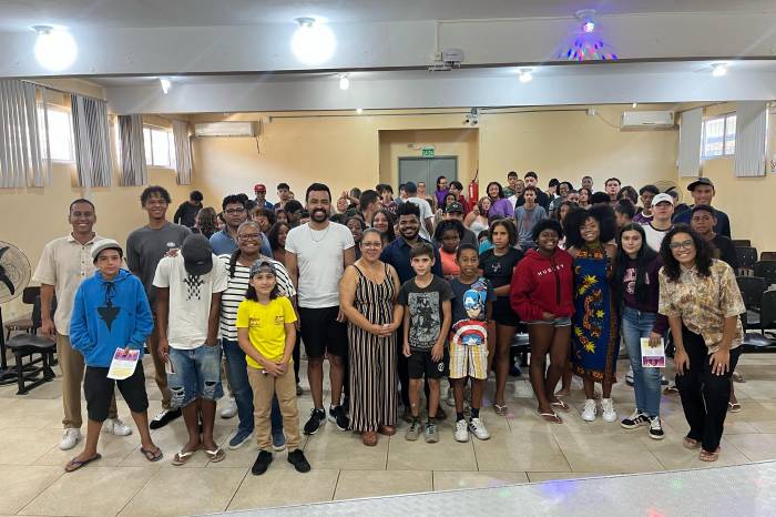 Palestra em escola municipal e panfletagem no Calçadão levam informação à comunidade