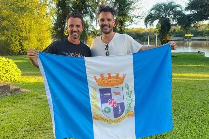 O criador de conteúdo Santiago Camejo, mais conhecido como Soy Bloop, visitou diversos pontos emblemáticos da cidade de Pelotas