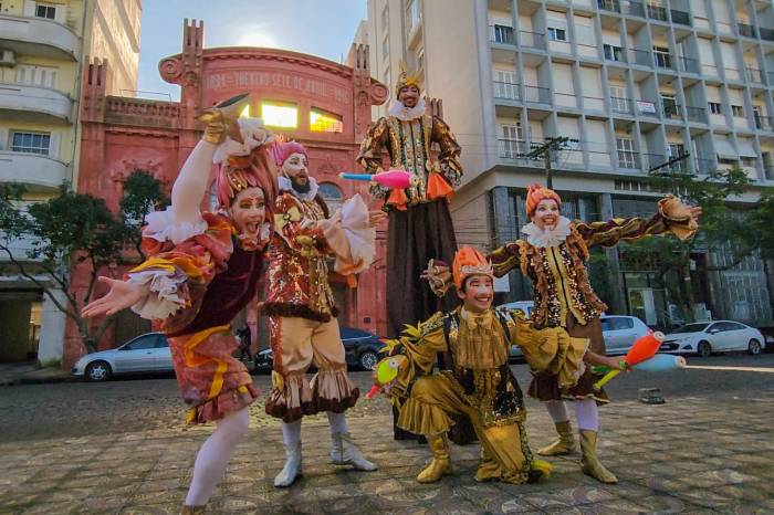 Dia do aniversário é celebrado com música, dança, teatro e circo