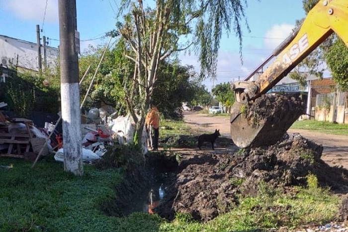 Serviços urbanos se estendem aos bairros, como Getúlio Vargas, Santa Terezinha, Areal e acesso à praia do Laranjal