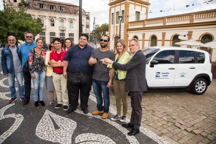 Veículo será usado nas ações de proteção a crianças e adolescentes