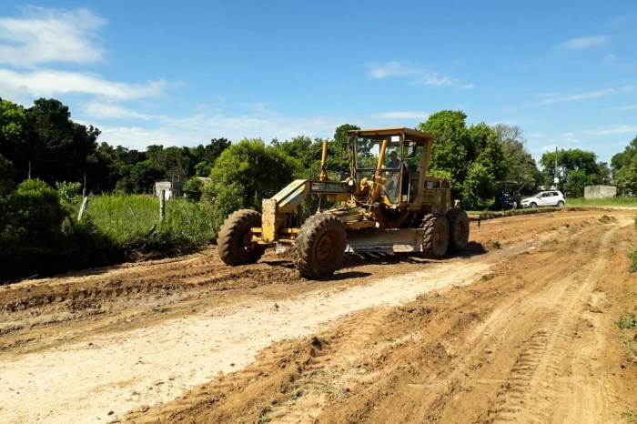 Secretaria de Desenvolvimento Rural traz maquinário do interior e otimiza drenagem em trecho crítico