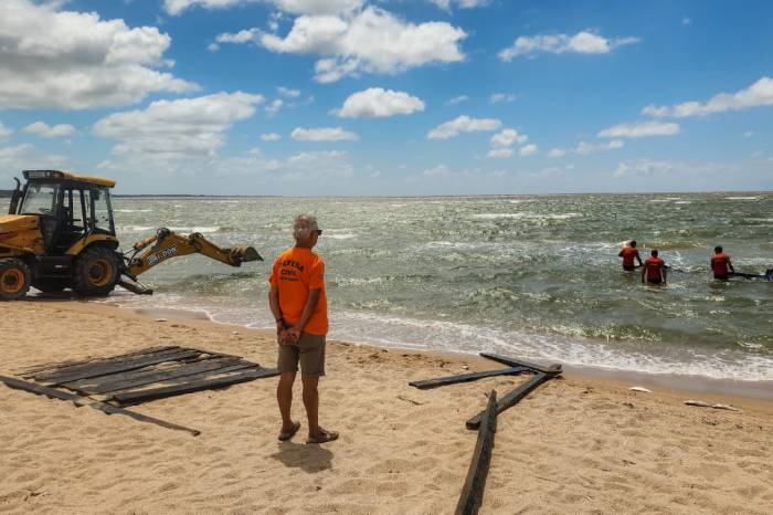 Prefeitura e Corpo de Bombeiros promovem varredura nas águas do Laranjal