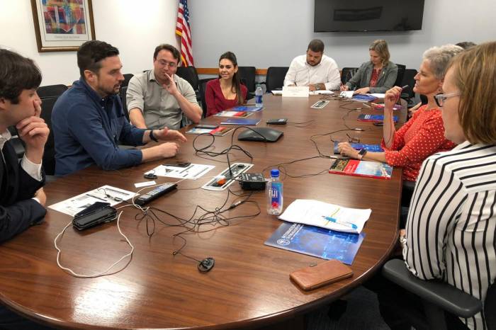 Por três semanas, Paula esteve com dezenas de especialistas norte-americanos para conhecer projetos sociais, de inovação, tecnologia e desenvolvimento
