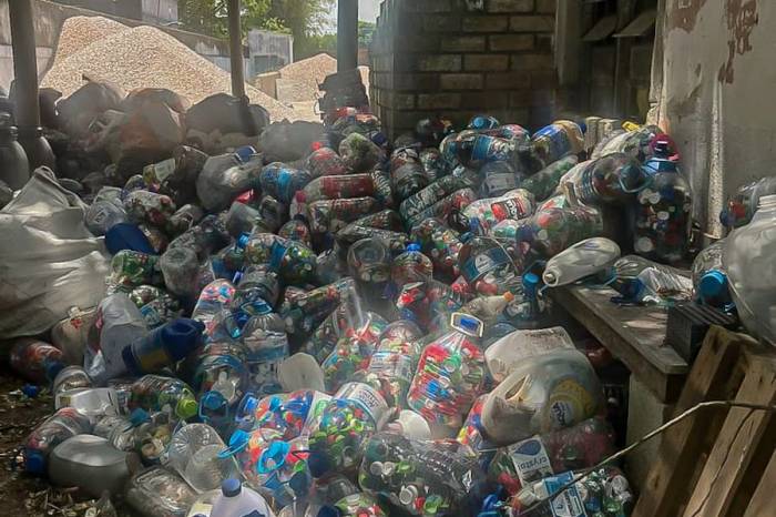 Ação foi na Smop e realocou três caçambas de material armazenado em grande quantidade