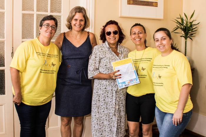 Comissão da Apadpel agradeceu a prefeita Paula pela parceria na organização do evento que busca combater o preconceito contra aqueles que têm a alteração genética no cromossomo 21