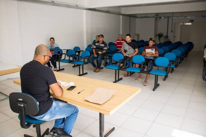 Nove novas bancas estão com espaço garantido no canteiro central da Duque de Caxias, defronte do Cemitério