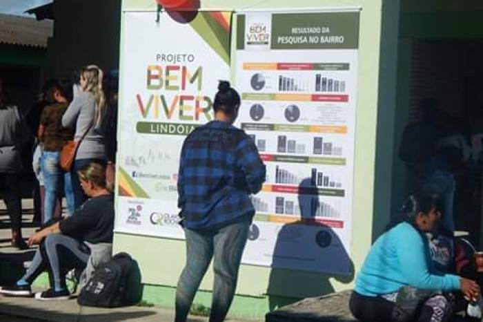 Mudas, produzidas no Horto Municipal, são de árvores nativas. Promoção é da Secretaria de Qualidade Ambiental