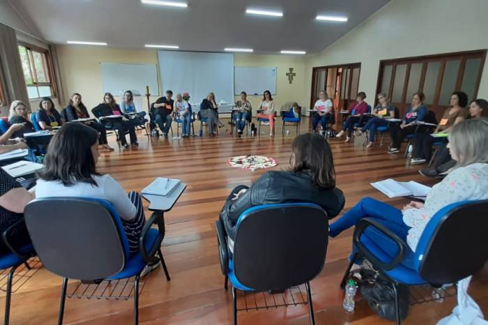 Segunda turma de facilitadores, formada por uma instrutora do Município, será composta em novembro. Objetivo dos círculos de construção da paz é resolver e evitar conflitos