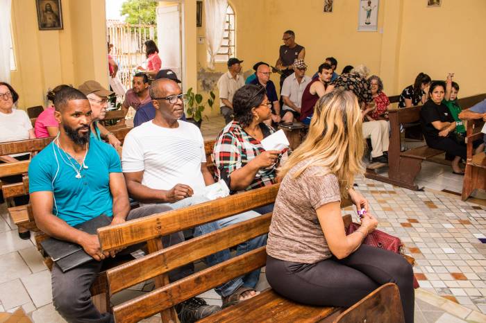 Reuniões são coordenadas pela Prefeitura às segundas e sextas-feiras na Comunidade Imaculado Coração de Maria