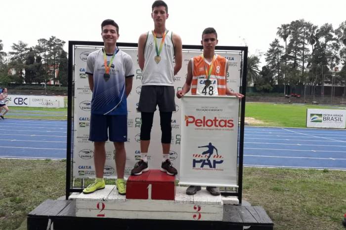 Atletas que representam projeto esportivo da Prefeitura ganharam medalhas em competição estadual, neste final de semana