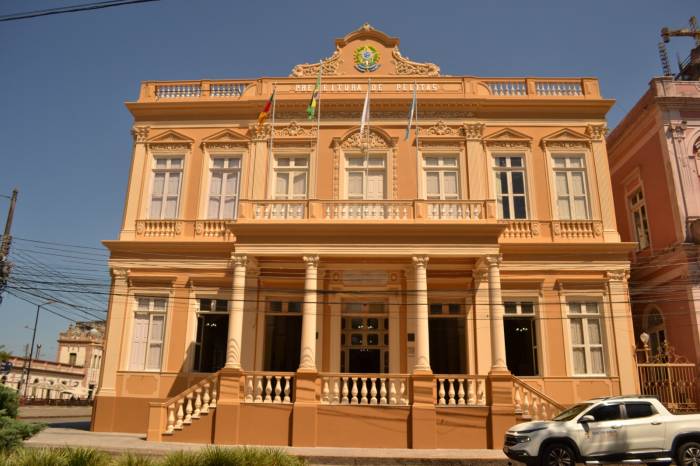 Pelotas e Aveiro, em Portugal, celebram a data nesta terça-feira (15)