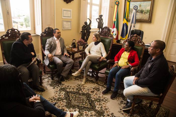 Prefeita dialogou com representantes da Comissão Especial de Políticas de Promoção de Igualdade Racial do Estado