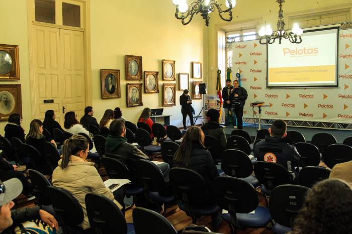 Evento deu as boas-vindas aos novos integrantes da administração municipal e abordou aspectos da vida funcional