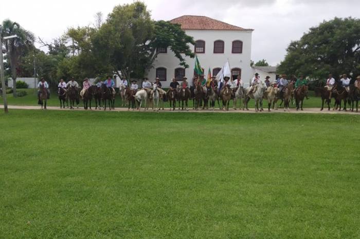 Grupo de 150 cavalarianos dirige-se agora para Pelotas, onde deve chegar no domingo (27)