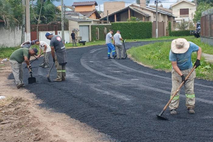 Secretaria de Obras e Pavimentação utilizou 35 toneladas de asfalto no serviço; outras 12 foram usadas para corrigir buracos de quatro avenidas