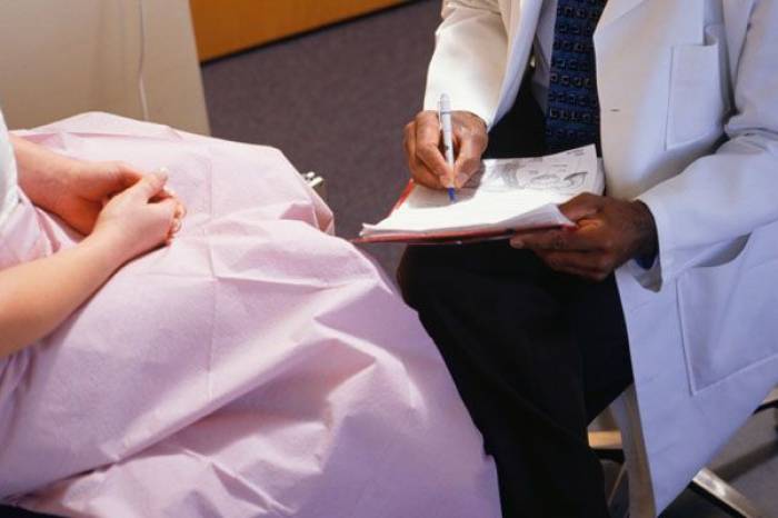 Ações do Outubro Rosa estão focadas na  prevenção dos cânceres de colo de útero, de mama e em ISTs
