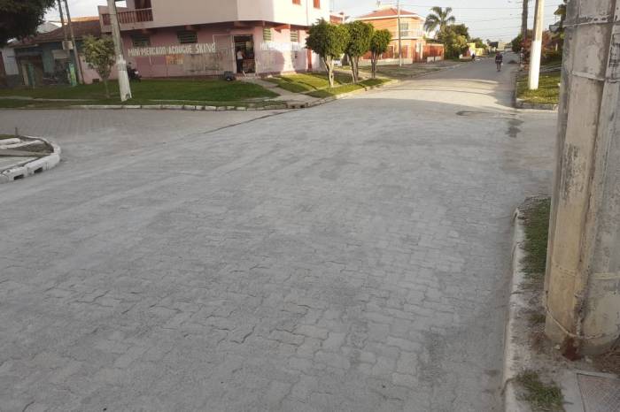 Calçamento da rua Vereador Élbio Abreu, na zona norte da cidade, foi 100% revitalizado