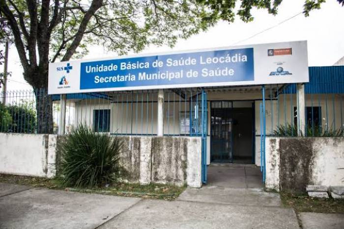 Estrutura está comprometida em função de raízes de uma árvore vizinha ao imóvel onde funcionava a unidade
