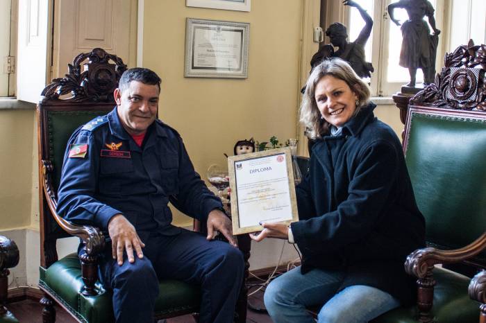 Homenagem é complementar à Comenda conferida na Semana de Prevenção de Incêndio