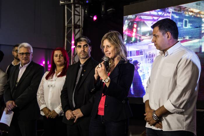 Paula prestigia abertura do Encontro Regional Hairstyle 2018
