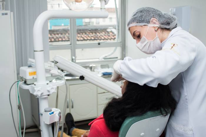 Contratualização tem validade de um ano e objetiva melhorar a dentição de quem necessita de próteses totais ou parciais